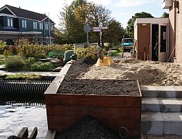 Plantenbakken op de vlonder voor een groene beleving vanaf het terras.