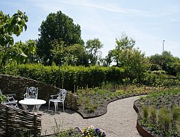verhoogde borders met corten-stalen randen