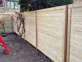 Tuinonderhoud en opfrissen van borders